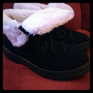 ☆NWOT☆WARM FURRY BOOTS☆WORN 1X☆